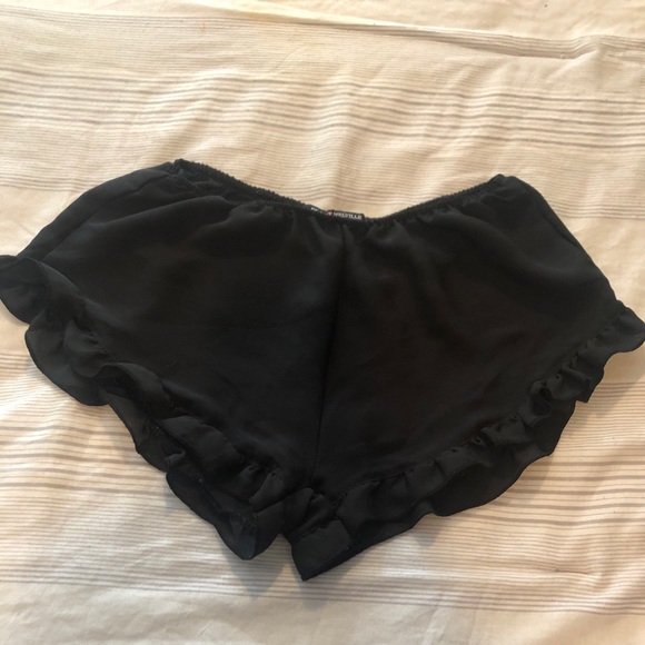 Brandy Melville Shorts - Picture 2 of 3